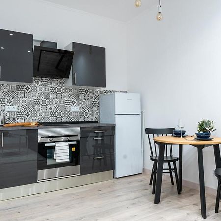 برشلونة Cozy Studio Apartment 5 Min From Camp Nou المظهر الخارجي الصورة